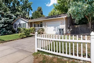 633 SE 6th St, College Place, WA 99324 - Photo 1