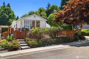 17033 Woodcrest Dr NE, Bothell, WA 98011 - Photo 1