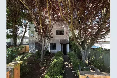 10511 Midvale Avenue N #202, Seattle, WA 98133 - Photo 1