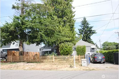 130 S 108th Place, Seattle, WA 98168 - Photo 1