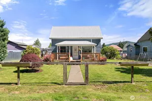 209 Cowlitz Street E, South Bend, WA 98586 - Photo 1