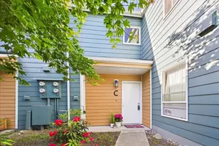 8424 25th Ave SW, Seattle, WA 98106 - Photo 1