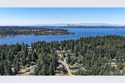 10425 SE 22nd Street, Bellevue, WA 98004 - Photo 1