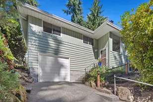11811 33rd Ave NE, Seattle, WA 98125 - Photo 1