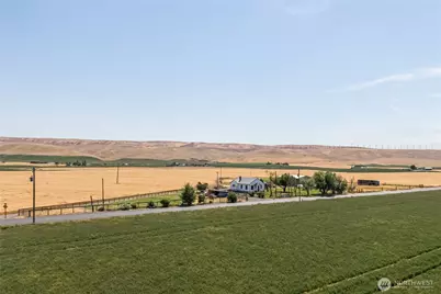 489 Riggs Road, Touchet, WA 99360 - Photo 1