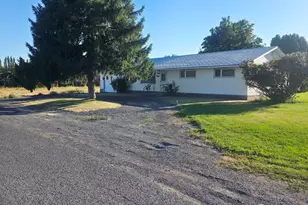 4126 NE Fairview Pl, Moses Lake, WA 98837 - Photo 1