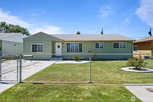 129 H St NE, Ephrata, WA 98823 - Photo 1