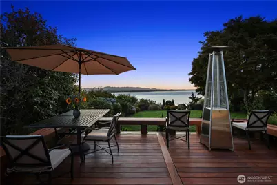 2171 Sunset Avenue SW, Seattle, WA 98116 - Photo 1