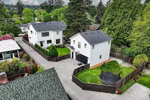 10702 39th Ave NE, Seattle, WA 98125 - Photo 1