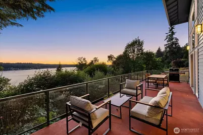 2472 E Lake Sammamish Parkway NE, Sammamish, WA 98074 - Photo 1