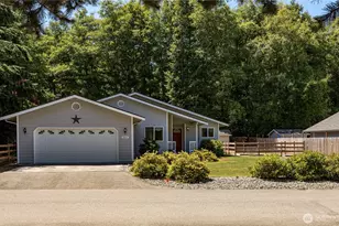 2021 Doe Dr, Oak Harbor, WA 98277 - Photo 1
