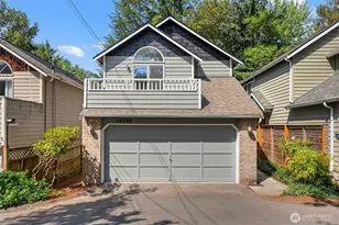 10307 46th Ave NE, Seattle, WA 98125 - Photo 1