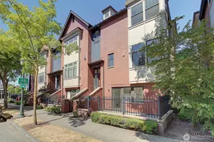 1138 NE Park Dr, Issaquah, WA 98029 - Photo 1