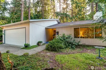 4235 164th Avenue SE, Bellevue, WA 98006 - Photo 1