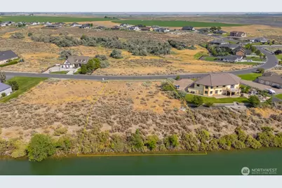 7587 Dune Lake Road SE, Moses Lake, WA 98837 - Photo 1
