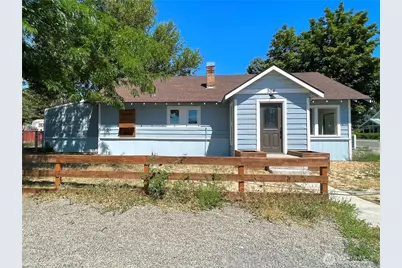 304 Apple Avenue W, Omak, WA 98841 - Photo 1