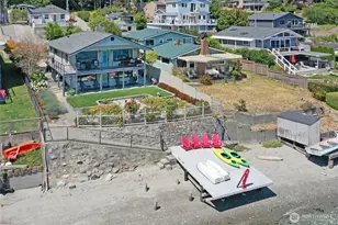 17746 & 17744 S Angeline Ave NE, Suquamish, WA 98392 - Photo 1