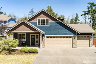3230 SW Fairway Point Dr, Oak Harbor, WA 98277 - Photo 1