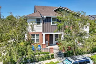 1372 NE Hickory Ln, Issaquah, WA 98029 - Photo 1