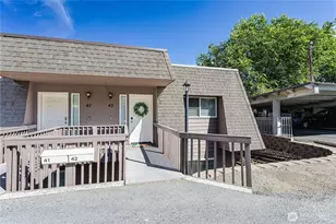 1818 Skyline Dr, Wenatchee, WA 98801 - Photo 1