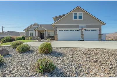 826 Autumn Crest Drive, Wenatchee, WA 98801 - Photo 1
