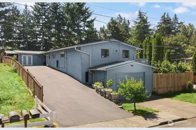 7801 NE 133rd Place, Kirkland, WA 98034 - Photo 1