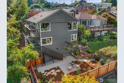 2800 W Elmore Place, Seattle, WA 98199 - Photo 1