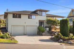 826 Maple St, Edmonds, WA 98020 - Photo 1