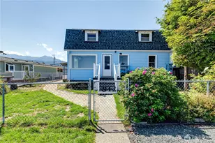 812 W 4th St, Port Angeles, WA 98363 - Photo 1