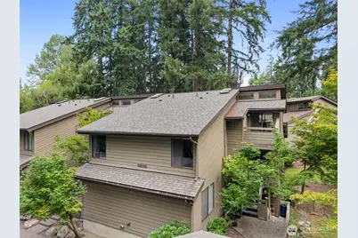 19119 Ballinger Way NE #204, Lake Forest Park, WA 98155 - Photo 1