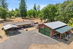 815 W Cedar St, Oakville, WA 98568 - Photo 1