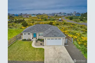 1409 Diamond Head Avenue SW, Ocean Shores, WA 98569 - Photo 1