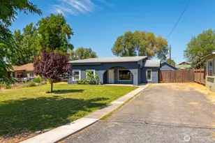 1036 W Luta St, Moses Lake, WA 98837 - Photo 1