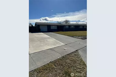 9020 McConnell Drive A & #B, Moses Lake, WA 98837 - Photo 1
