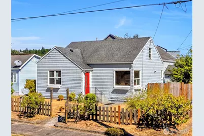 132 Main Street, Ilwaco, WA 98624 - Photo 1