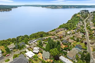 3721 Soundview Dr W, University Place, WA 98466 - Photo 1