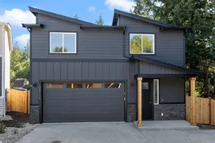10811 Holly Dr, Everett, WA 98204 - Photo 1