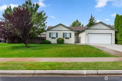 1492 Melissa Way, Wenatchee, WA 98801 - Photo 1