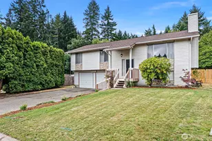 8423 Hickory Pl NE, Bremerton, WA 98311 - Photo 1