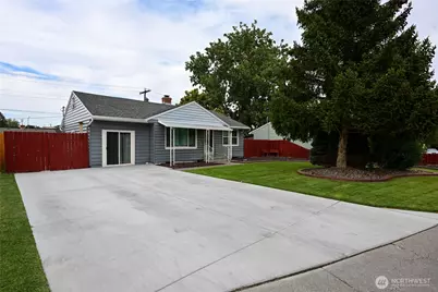 2310 W 1st Avenue, Kennewick, WA 99336 - Photo 1