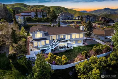 1907 Broadview, Wenatchee, WA 98801 - Photo 1