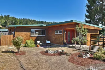 8121 Sandy Hook Terrace, Clinton, WA 98236 - Photo 1