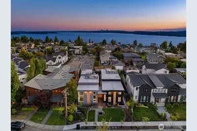 421 14th Avenue W #B, Kirkland, WA 98033 - Photo 1