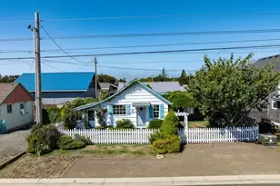 1605 Washington Ave S, Long Beach, WA 98631 - Photo 1