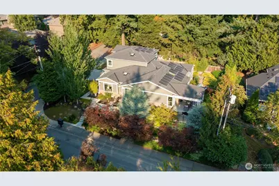 11752 82nd Avenue NE, Kirkland, WA 98034 - Photo 1