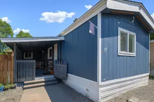 827 W Valley Hwy, Kent, WA 98032 - Photo 1