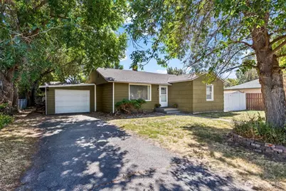 704 E Hobert Avenue, Ellensburg, WA 98926 - Photo 1