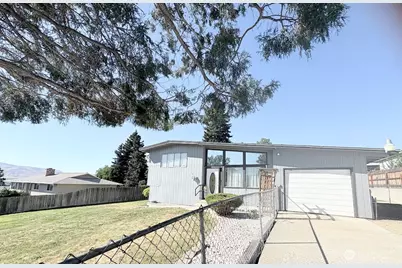 1723 NE 7th Street, East Wenatchee, WA 98802 - Photo 1