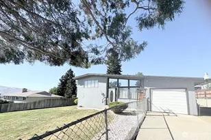 1723 NE 7th St, East Wenatchee, WA 98802 - Photo 1