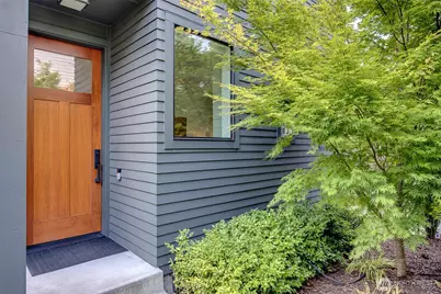 2137 7th Avenue W, Seattle, WA 98119 - Photo 1